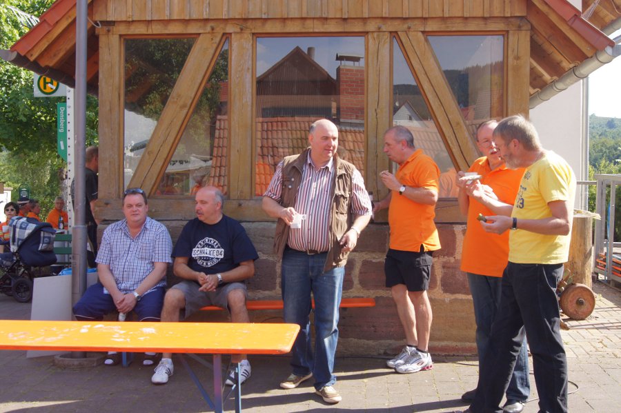 Nach der Ernte wurde sich am Dorfplatz gestrkt