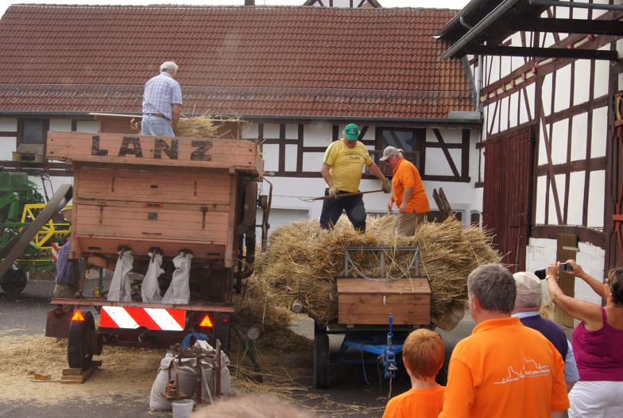 Die Dreschmaschine in Aktion