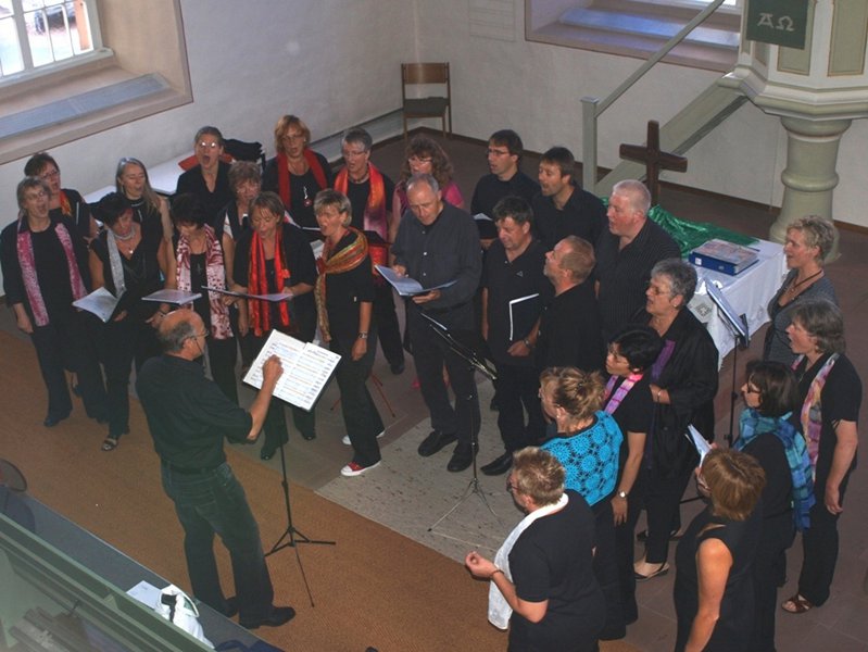 Der Gospelchor Zimmersrode gibt um 13:30 Uhr ein Konzert in der Kirche