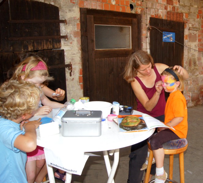 Schminken im Kinderland