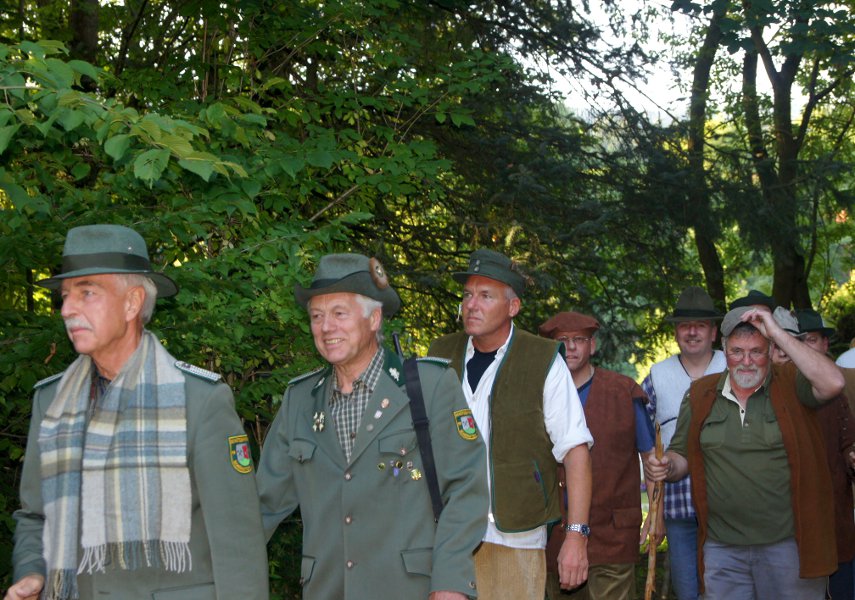 Jger (Helmut England und Reinhard Horn) und Treiber (Matthias Wilhelm, Wolfgang Schilbe, Peter Opper und Karl-Heinz Noll) im Gefolge des Landgrafen