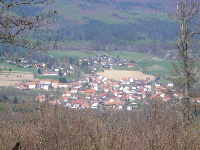 Densberg vom Hemberg im Süden aus gesehen
