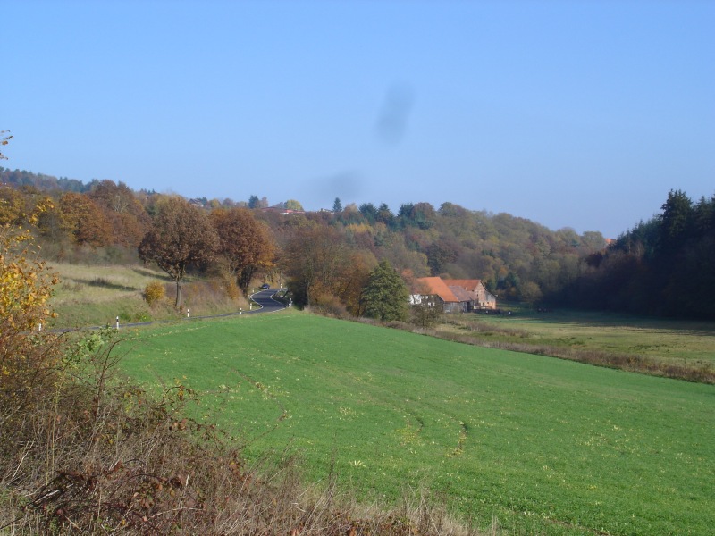 die Strae von Schnstein nach Densberg, rechts die Schmidtmhle