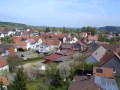 Blick vom Kirchturm nach Osten in Richtung Ortsmitte