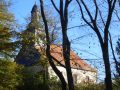 die Densberger Kirche vom benachbarten Burggraben aus gesehen