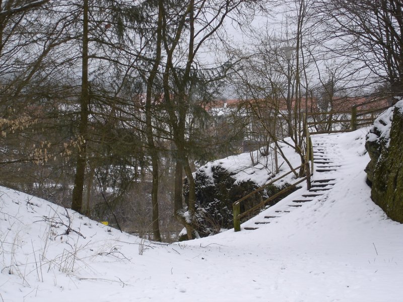 der Aufgang vom Burggraben zur Kirche