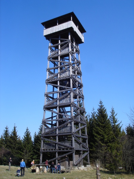 der Kellerwaldturm auf dem 675 m hohen Wüstegarten