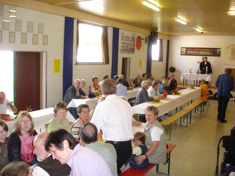 Festgottesdienst in der Sporthalle mit Pfarrer Lins